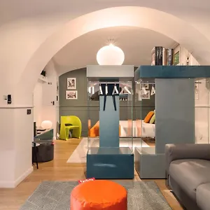 Lata Rana Colosseum Luxury Loft Apartment